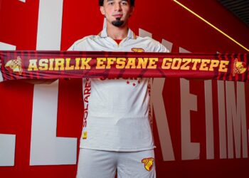 Göztepe'de Gökdeniz imzayı attı