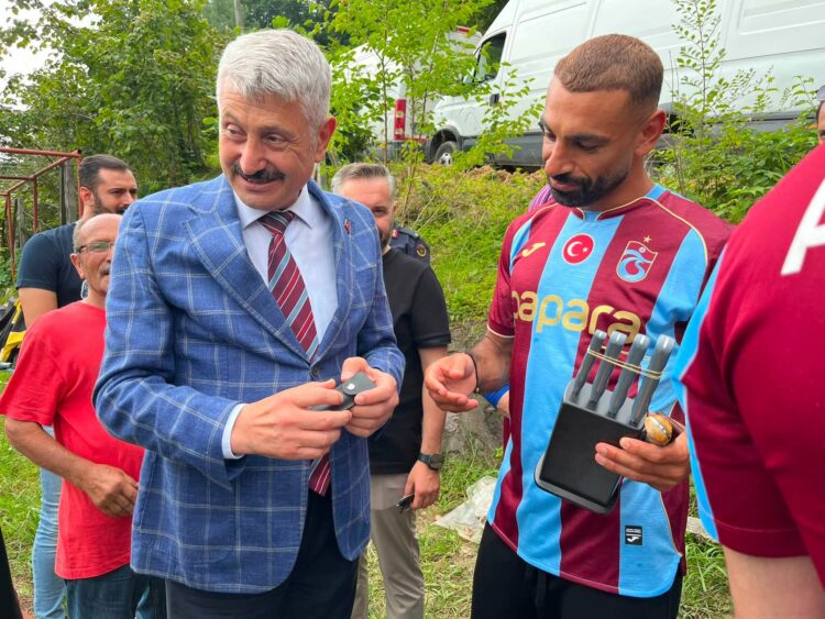 Trabzon’da Salah’ı gülümseten teklif