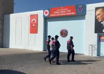 İzmir ve Muğla’da göçmen kaçakçılığı operasyonu; 4 tutuklama