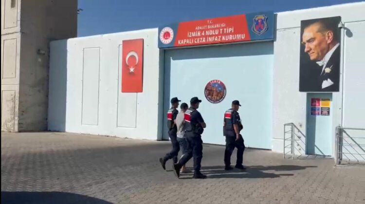 İzmir ve Muğla’da göçmen kaçakçılığı operasyonu; 4 tutuklama