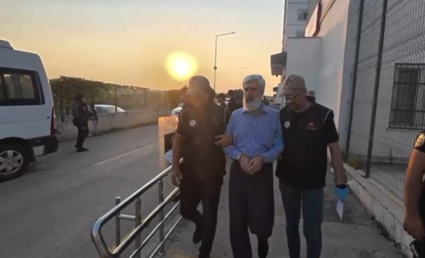 Kuytulcular, şifreli odalardaki bilgisayar kasalarını kaçırmış