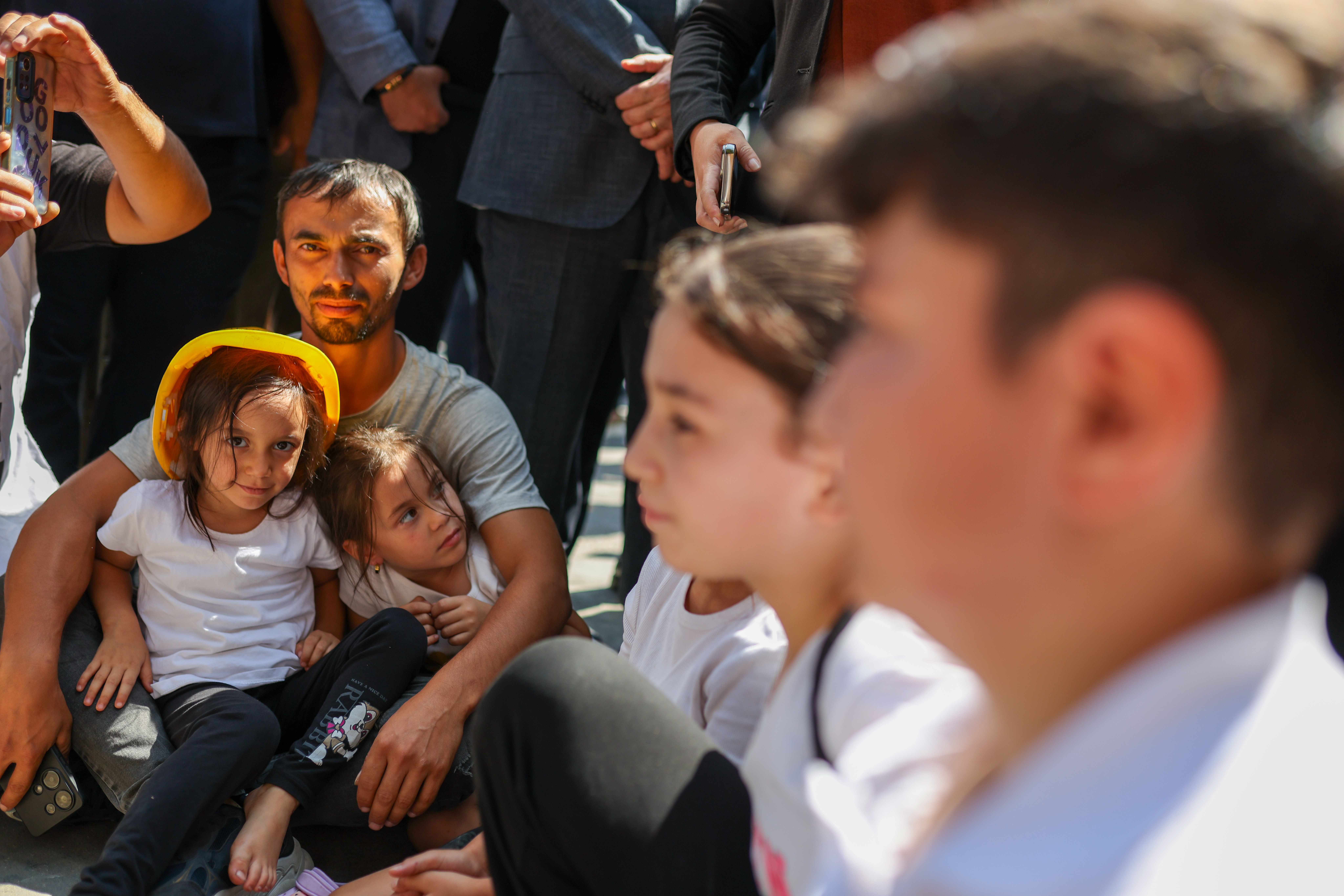 Özgür Özel, eylemdeki madencileri ziyaret etti