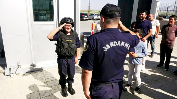 Down sendromlu Berkant’ın askerlik hayali bir günlüğüne gerçek oldu