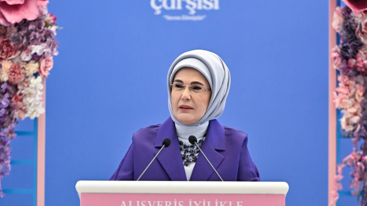 Emine Erdoğan'dan 30 Ağustos mesajı: "30 Ağustos Zafer Bayramı'mızı yürekten kutluyorum"