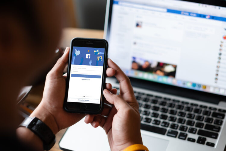 Facebook hesabınıza başkası girmiş olabilir! Hesabınıza giriş yapan cihazları böyle kontrol edebilirsiniz