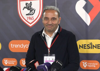 Fuat Çapa'dan VAR çıkışı: "Yalçın’a yapılan faul VAR’dan izletilseydi daha fazla puan alabilirdik"
