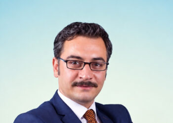 Şanlıurfa’da otomobil devrildi: Eski Yayın Daire Başkanı öldü