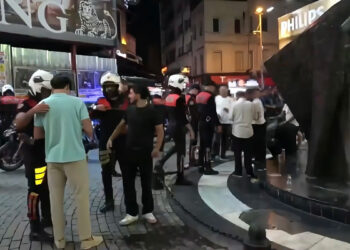 Beşiktaş’ta dron destekli huzur uygulaması: Aranan 5 kişi yakalandı, 26 araca 209 bin 720 lira ceza kesildi
