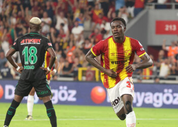 Göztepe'de Anthony Dennis transferde Al Jazira yolcusu