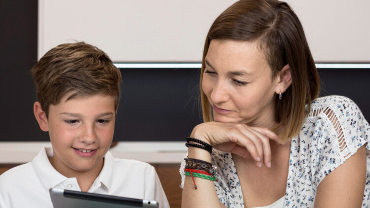 Çocuğa tablet veren anne kötü anne midir?
