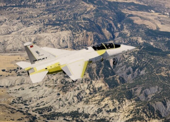 Türkiye'nin ilk jet eğitim uçağı HÜRJET, teslimat öncesi uçuşunu başarıyla gerçekleştirdi
