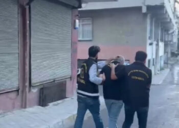 İstanbul merkezli 5 ilde 'change' araç operasyonu:13 gözaltı