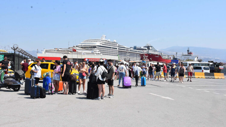 İzmir turizmin kalbi: 6 ayda 583 bin yabancı ziyaretçi