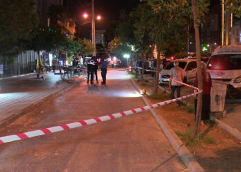 Adana'da yayaya şok: Kaldırımda yürürken silahlı saldırıda yaralandı