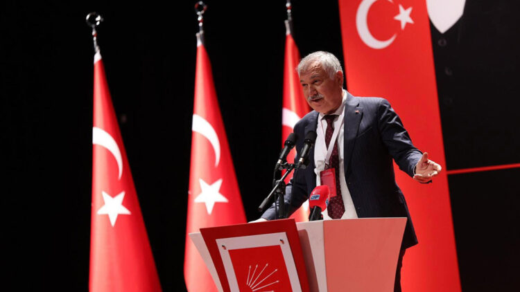 Adana Belediye Başkanı Zeydan Karalar'a 6 yıl 3 ay hapis kararı çıktı