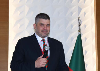 Karşıyaka kombine için kapı kapı gezecek