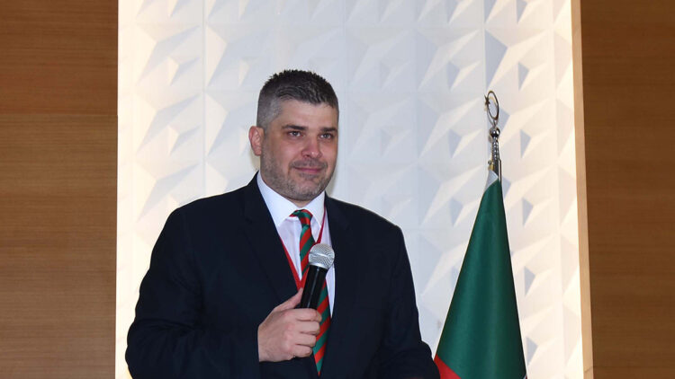 Karşıyaka kombine için kapı kapı gezecek