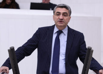 Hepimizin ortak bir sorumluluğu var: Bu ülkenin yıllardır taşıdığı ağır bir yükü artık sona erdirmek