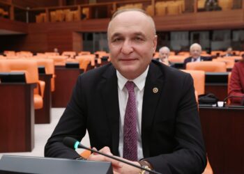 Yeni Parti’li milletvekiline bıçaklı saldırı! Hastaneye kaldırıldı