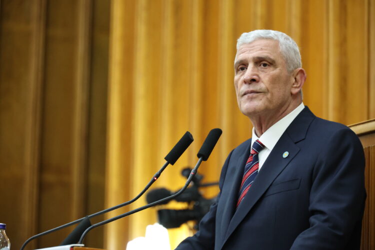 Dervişoğlu'ndan sert çıkış: "Çerçeve yasa olarak adlandırılan ihanet belgesini asla kabul etmeyeceğiz"