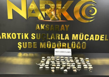 Yakalanacaklarını anlayınca 535 gram uyuşturucuyu paylaşıp yuttular