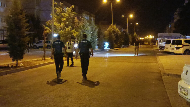 Nusaybin’de silahlı saldırı: İş yerini kurşuladılar