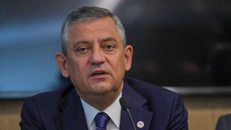 Özgür Özel’den dikkat çeken çıkış: “Her mahalleye kreş yapacağız”