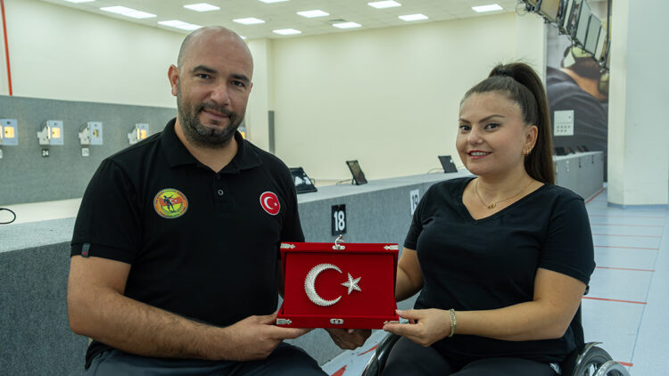 Paraşüt kazasında gazi oldu, rehabilitasyonda hayat arkadaşını buldu