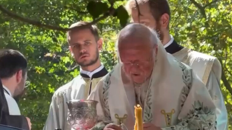 Patrik Bartholomeos, Erdek’te ayin yönetti