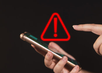 Telefonunuz sizi dinliyor mu? Dijital gözetleme, mikrofon izinleri ve gizlilik özelliklerine dikkat