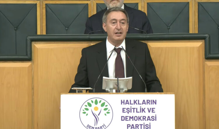Tuncer Bakırhan'dan 'çerçeve yasa' çağrısı: "Tarihi adımları hukuka bağlama zamanı"