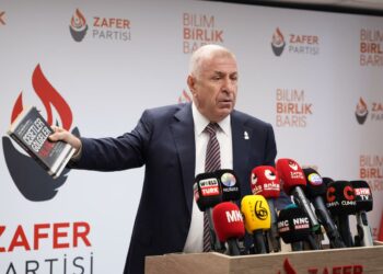 Ümit Özdağ'dan Özgür Özel'e çağrı: "Atatürk'ün kurduğu devletin tasfiyesine ortak olmayın"