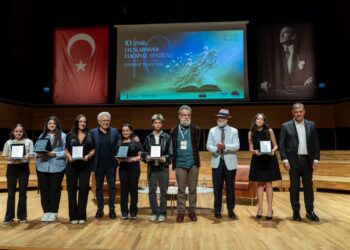 İzmir, edebiyatın iyileştiren gücünde buluştu