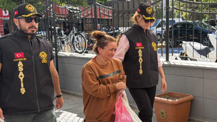 69 yıl kesinleşmiş hapis cezası bulunan hükümlü yakalandı: Gözyaşlarını tutamadı