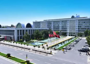 İBB davasında gece yarısı mesaisi: 414 sanık hakim karşısında
