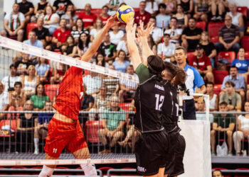İzmir'de voleybol coşkusu sürecek: Sıra File'nin Efeleri'nde