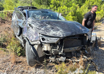 Datça'da korkunç kaza: Otomobil bariyere ve elektrik direğine çarptı; 1 ölü, 3 yaralı