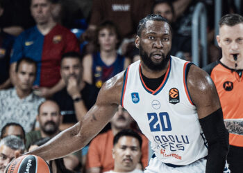 Anadolu Efes, EuroLeague’e Barcelona mağlubiyetiyle başladı: 89-82