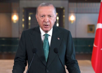 Cumhurbaşkanı Erdoğan: İmam hatipler başarı çıtasını sürekli daha yükseğe taşıyor