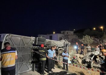 Gaziantep’te feci kaza: Otomobildeki 7 kişi hayatını kaybetti, 13 yaralı