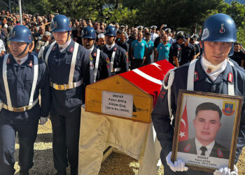 Girne açıklarındaki gemi kazasında hayatını kaybeden uzman çavuş toprağa verildi