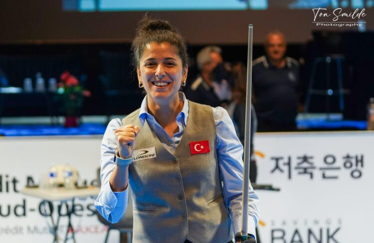 Güzin Müjde Karakaşlı tarih yazdı: 3 Bant Bilardo’da dünya şampiyonu oldu