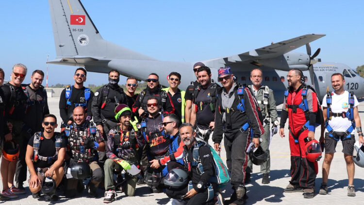 İzmir'de THK Havacılık Festivali başladı