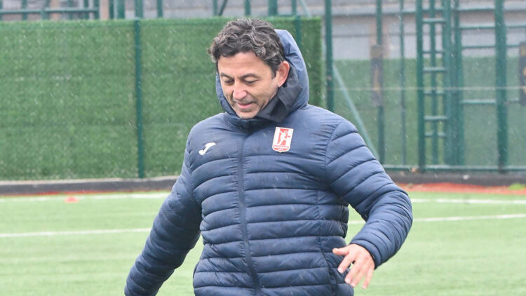 Karşıyaka'da rota Zafer Uysal