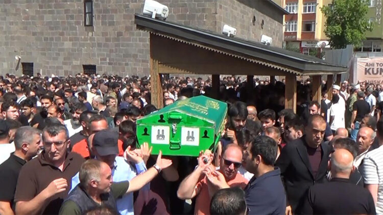Kazada ölen 3 arkadaş, nişan çekiminden dönüyorlarmış