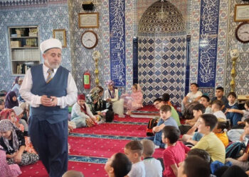 Küçükçekmece'de imam, yardım parası usulsüzlüğü iddiasıyla şikayetçi olan müezzine saldırdı