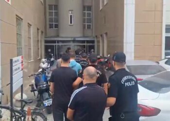 Manisa'da uyuşturucu operasyonu: 20 tutuklama
