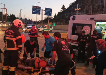 Burdur’da iki minibüs çarpıştı: 10 tarım işçisi yaralandı