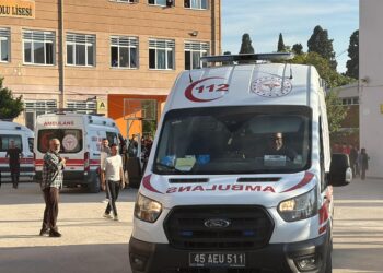 Manisa'da okula silahlı saldırı düzenlendi; yaralılar var