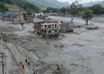 Nepal'deki selde can kaybı 1050'ye yükseldi